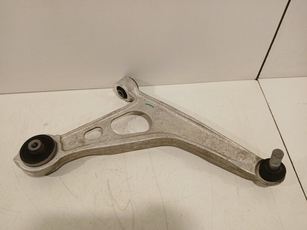 Draagarm rechts voor Renault Austral, Onderdelen@venauto.nl, Van der Ven Autorecycling B.V., Gebruikt, Ettenseweg 76, 4706 PB Roosendaal, The Netherlands