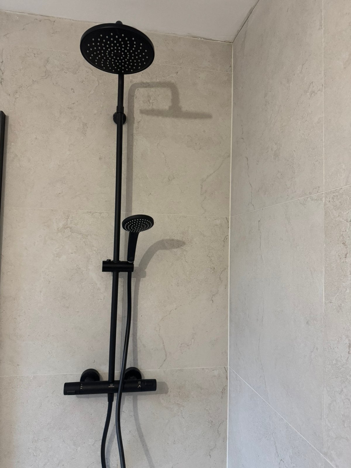 Colonne de douche thermostatique IDÉALStandard noir ÉTATNEUF, Ophalen, Nieuw