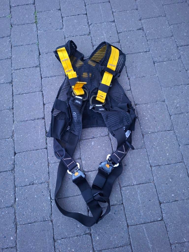 PETZL harnas (valbeveiliging), Ophalen