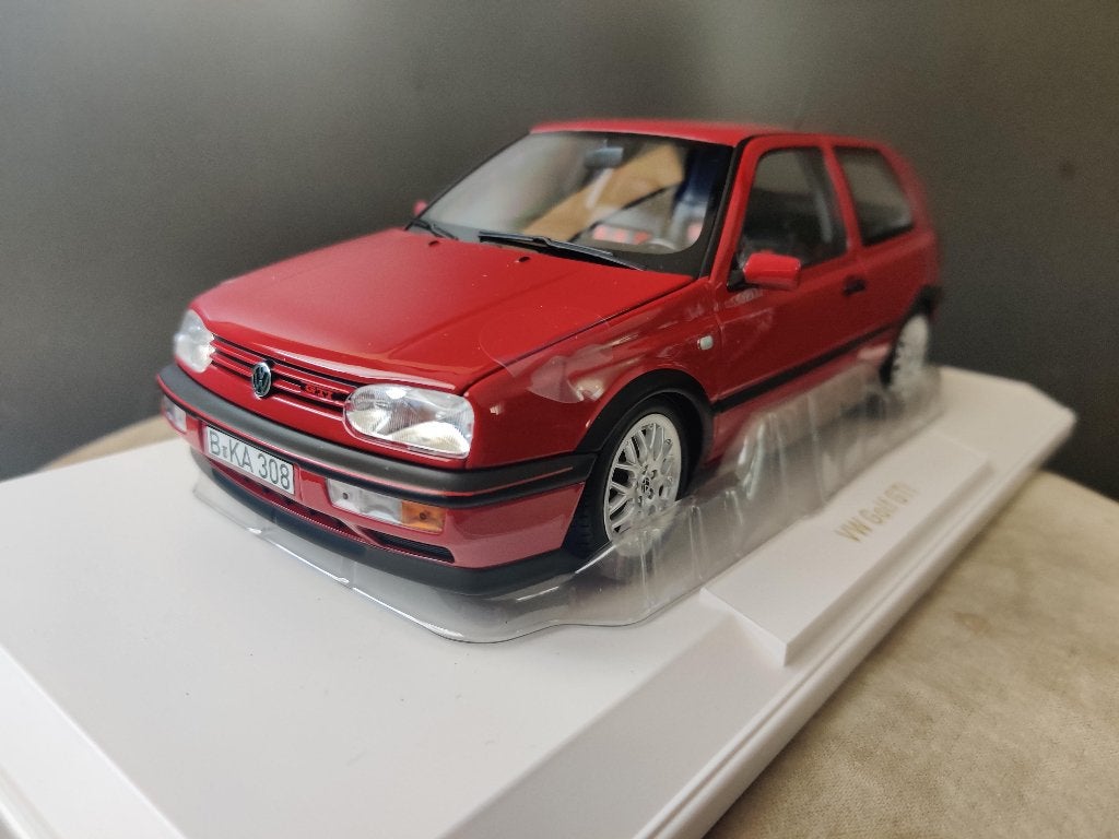 Volkswagen Golf GTI 1996 Norev 1/18e neuve, en boîte., Enlèvement ou Envoi, Neuf, Voiture, Norev