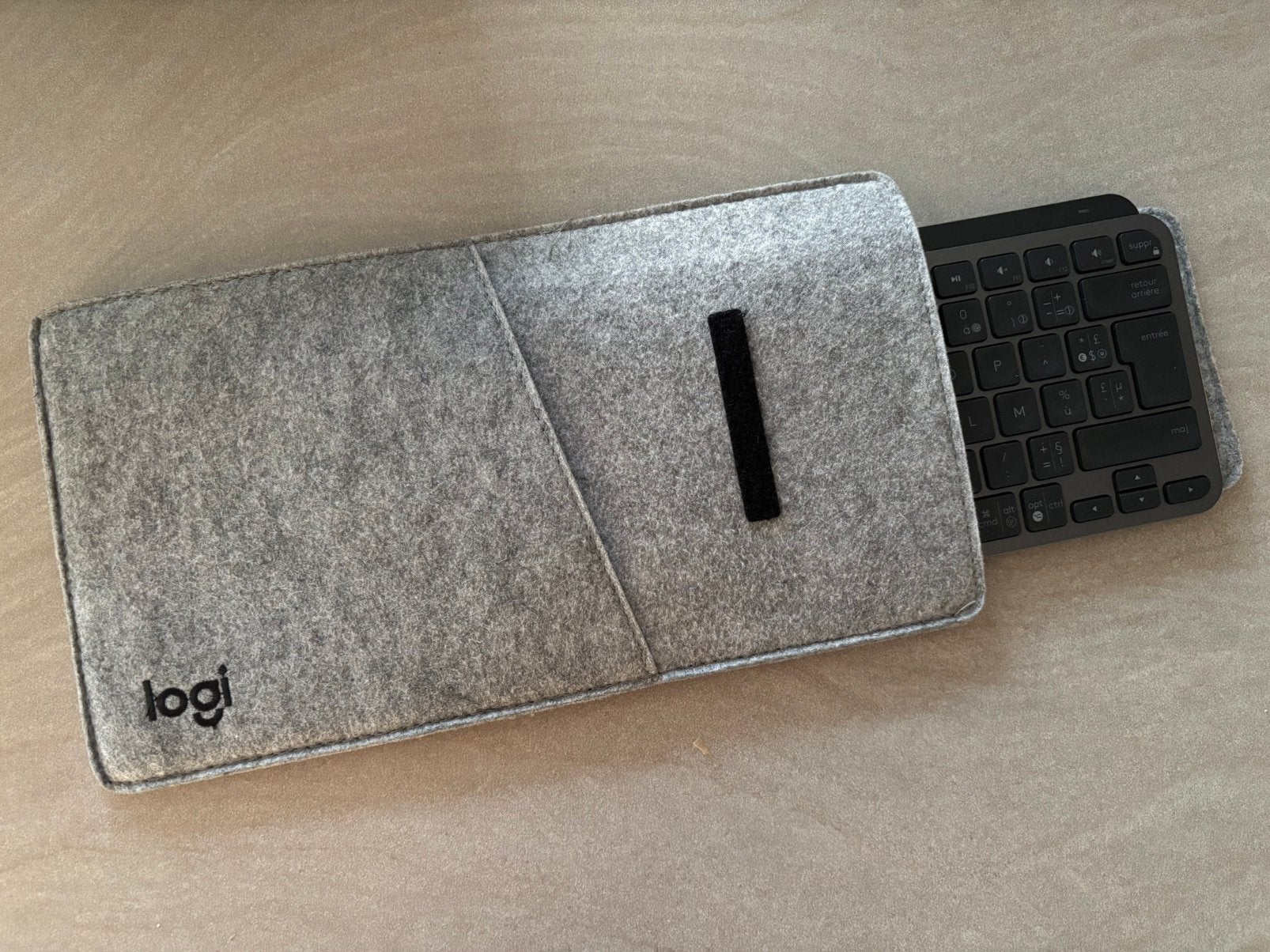 Logitech MX Keys Mini – AZERTY FR/BE – Graphite + Logi hoes, Computers en Software, Multi-device, Azerty, Ophalen of Verzenden