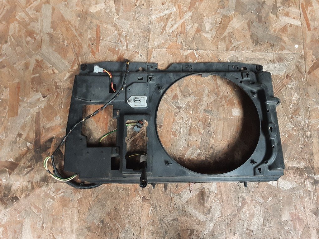 FACE AVANT Peugeot Partner (01-1996/12-2015), Autos : Pièces & Accessoires, Kontakt-peugeot@peugeot.com, Utilisé, Peugeot Deutschland GmbH