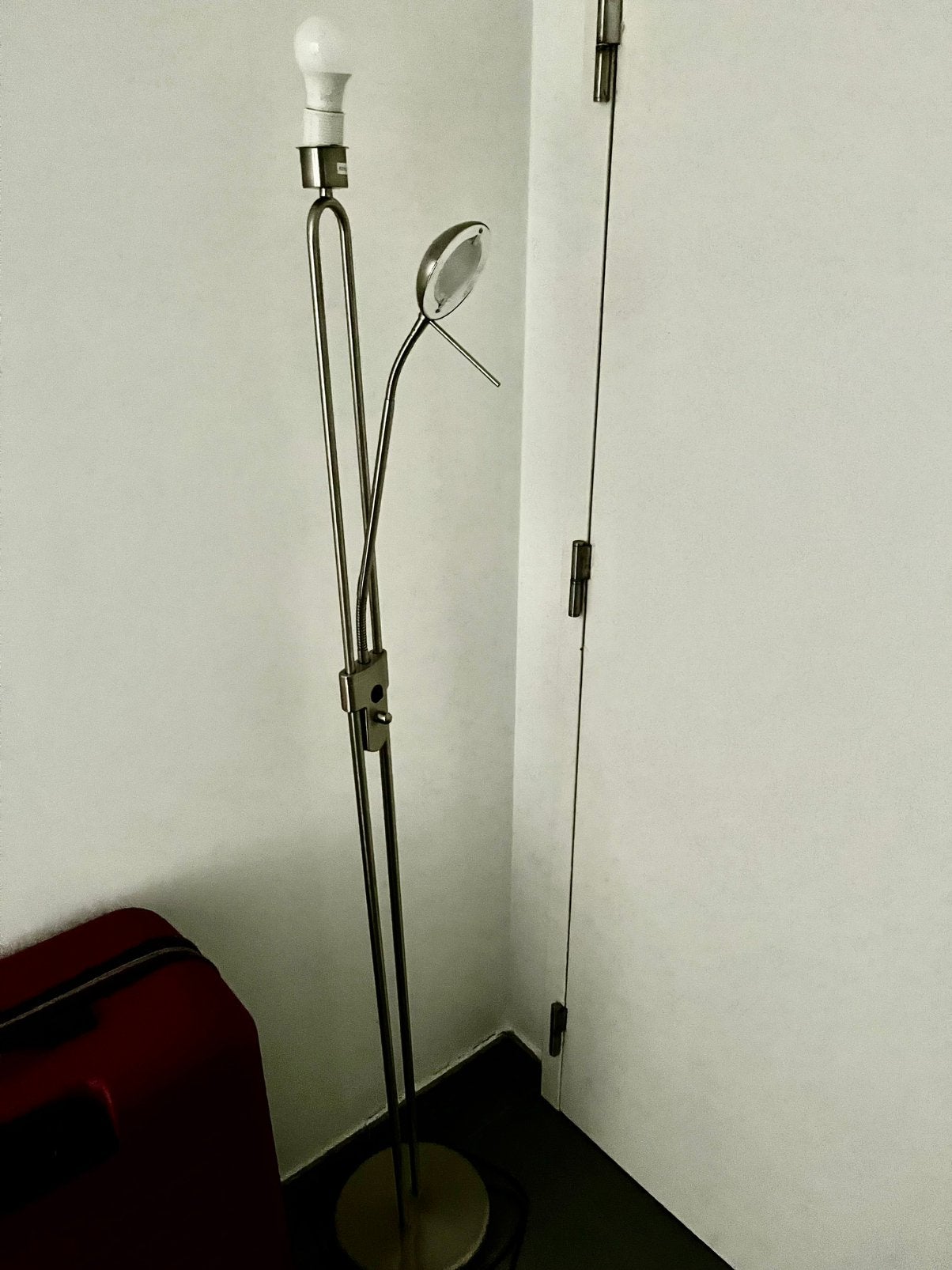 Lampadaire moderne en acier, Maison & Meubles, Enlèvement ou Envoi, Comme neuf
