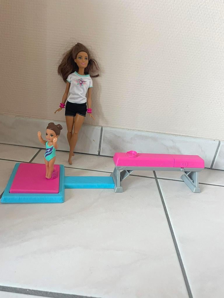 Barbie enfant gymnaste, Enfants & Bébés, Enlèvement, Comme neuf, Barbie