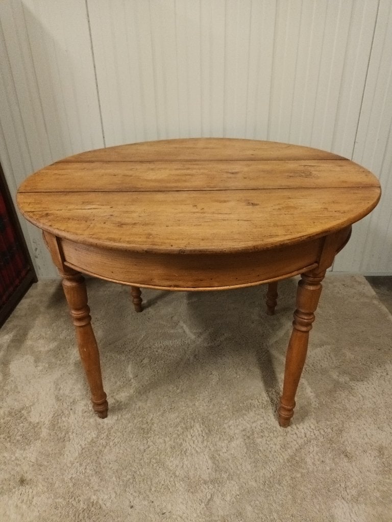 Table ronde française antique, Enlèvement
