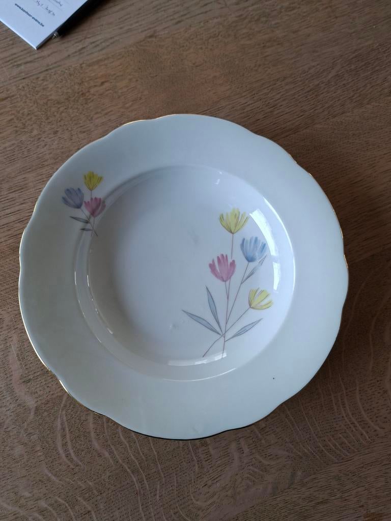 Assiettes Kahla vintage, Enlèvement