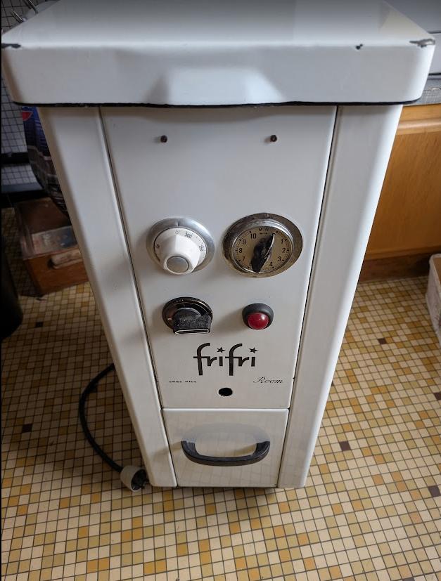 Frifri vloerstaande friteuse, Elektronische apparatuur, 3 tot 4 liter, Ophalen, Gebruikt