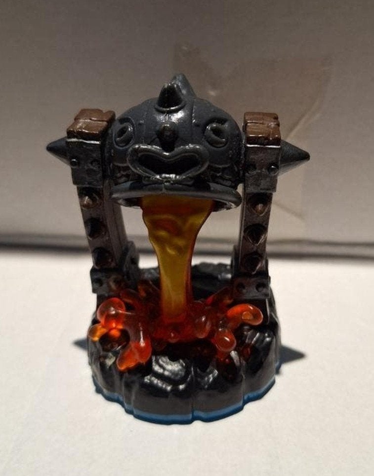 Bied hier op de zeldzame Skylanders Fiery Forge voor de Nint, Enlèvement ou Envoi