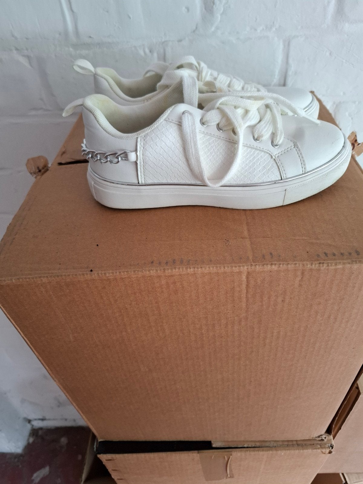 sneaker te verkrjgen, Wit, Zo goed als nieuw, Sneakers, Ophalen