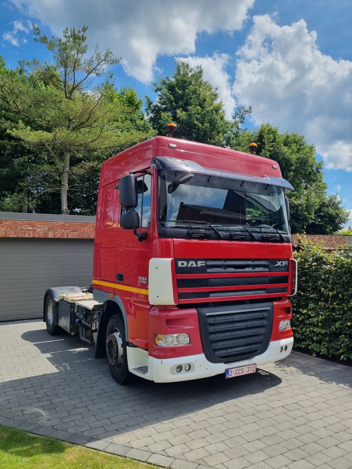 Tracteur DAF XF 105 410 4x2 à faible kilométrage, Autos, Rouge, Euro 5, Achat, 2 places