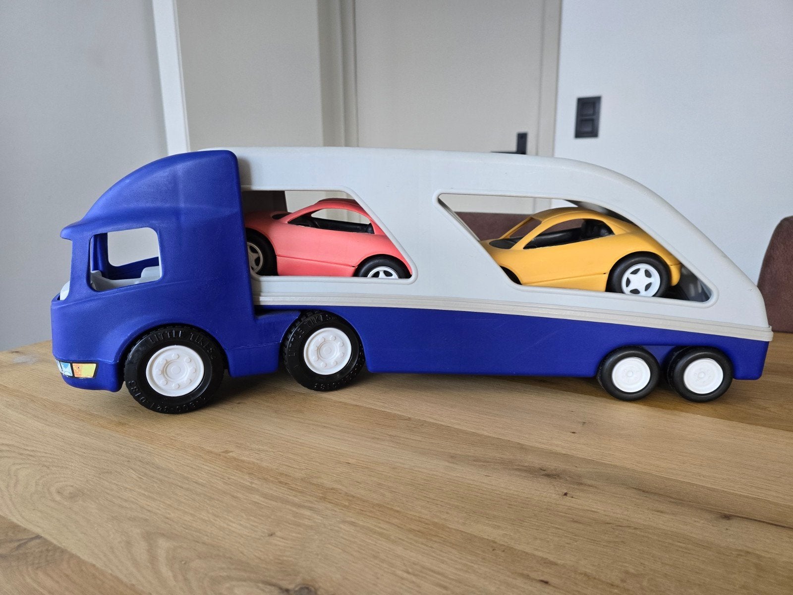 Little Tikes camion met 2 auto's, Ophalen