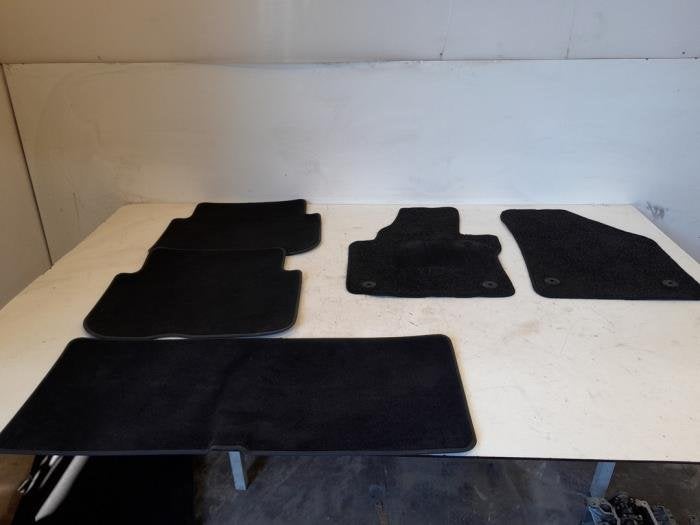 Matten Set van een Volkswagen Touran, Gebruikt, -, Volkswagen, -