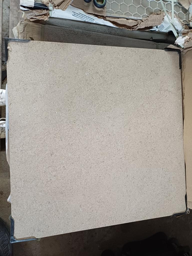 A vendre carrelage, Enlèvement