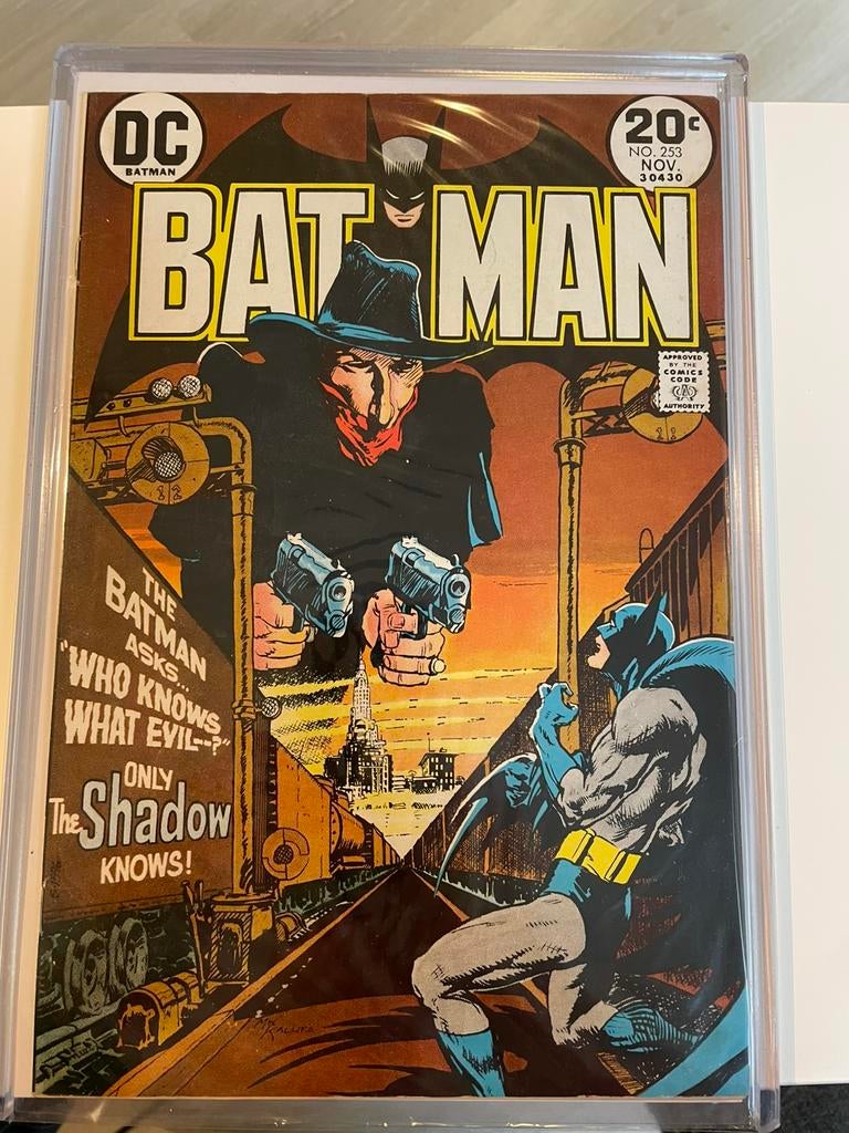 The Shadow 1973, Gelezen, Amerika, Ophalen of Verzenden, Meerdere comics