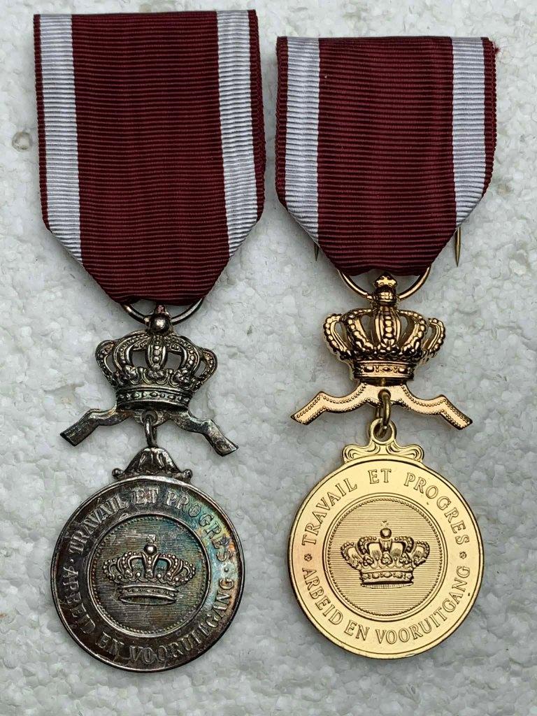 Medailles, Zilveren + Gouden Medailles vn Kroonorde, Als LOT, Verzamelen, Ophalen of Verzenden, Landmacht, Lintje, Medaille of Wings