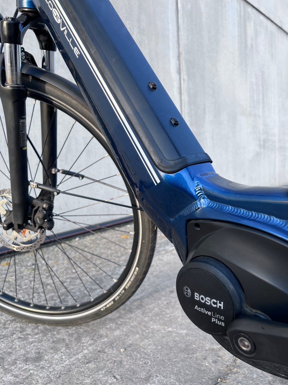 Elektrische dames fiets Velo de Ville met middenmotor, Minder dan 47 cm, Ophalen, Zo goed als nieuw, 50 km per accu of meer