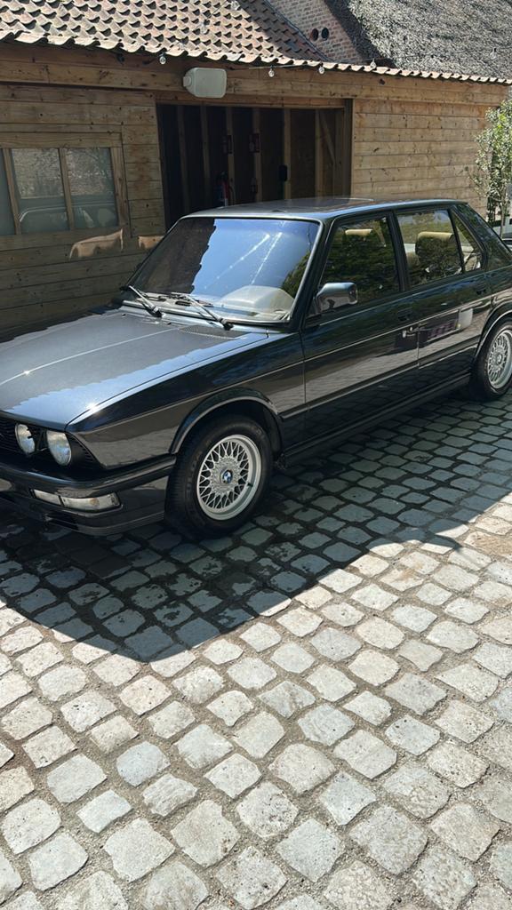 Bmw 535i 1987, Auto's, Achterwielaandrijving, Leder en Stof, Zwart, 5 deurs