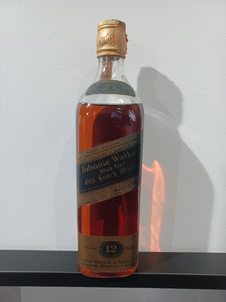 Vintage whisky Johnnie Walker Black Label 12y- Italië Import, Verzamelen, Ophalen of Verzenden, Italië