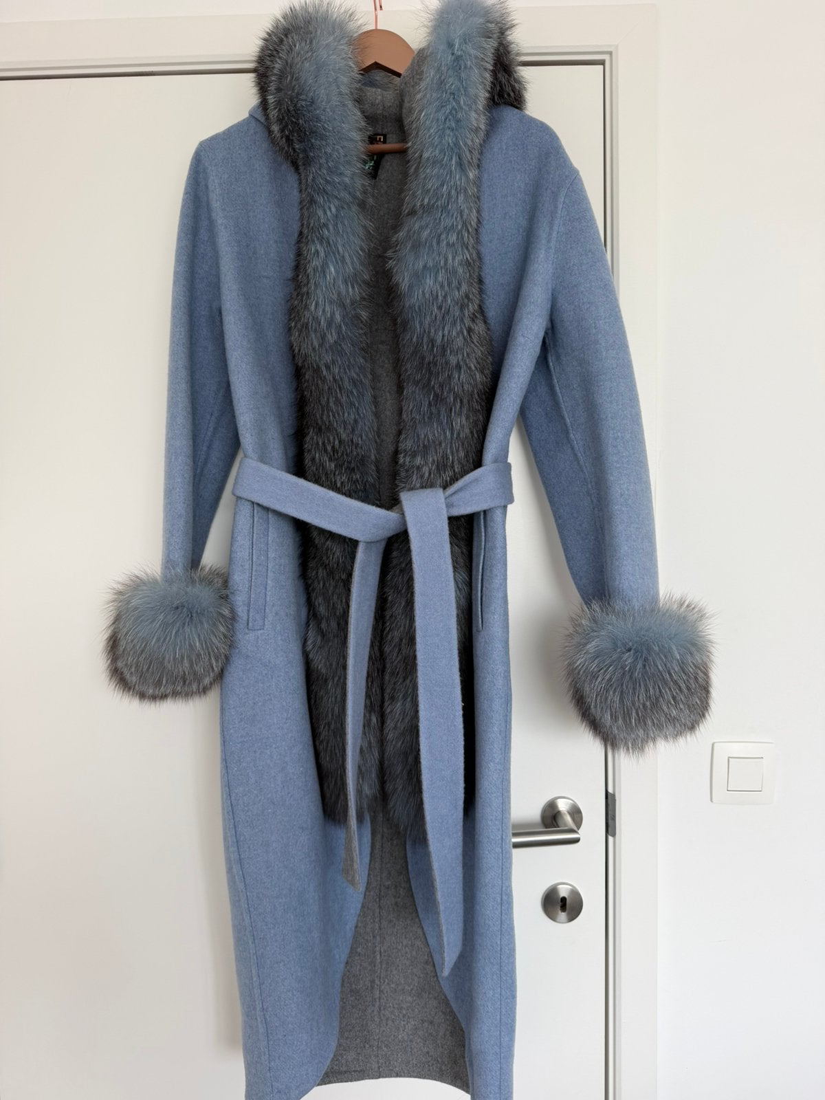Mantel met kraag (bont) fox fur, Ophalen of Verzenden, Nieuw, Maat 38/40 (M), Blauw