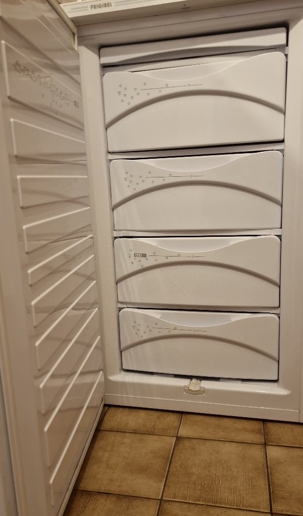 Perfect werkende diepvriezer met 4 laden, Elektronische apparatuur, Vriezers en Diepvrieskisten, Zo goed als nieuw, Ophalen, Vrieskast