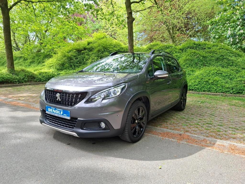 Peugeot 2008 GT Line Automaat / Pano dak / Camera / Trekhaak, 1199 cc, Leder en Stof, Bedrijf, 5 zetels