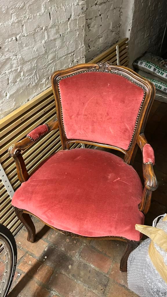 Stoelen Louis XIV, Ophalen
