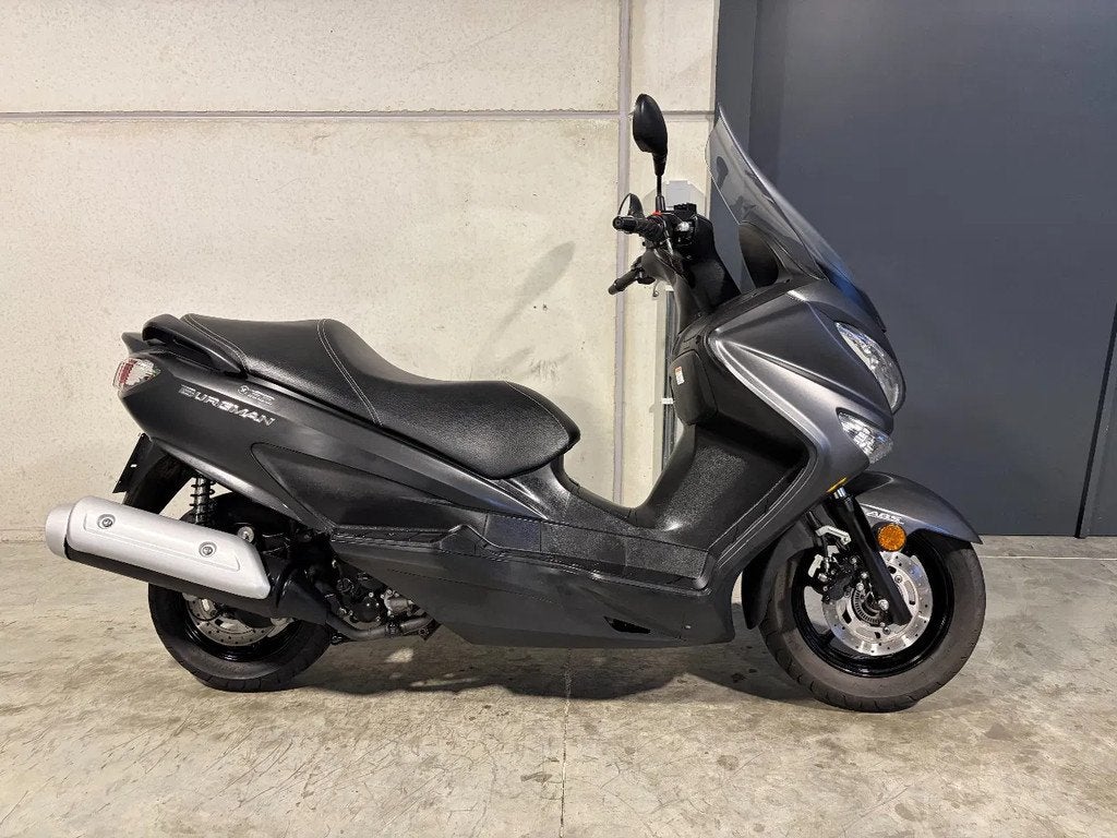 Suzuki UH 125 Burgman luxescooter (bj 2022), Motoren, Motoren | Suzuki, Scooter, Bedrijf, 125 cc, 11 kW of minder
