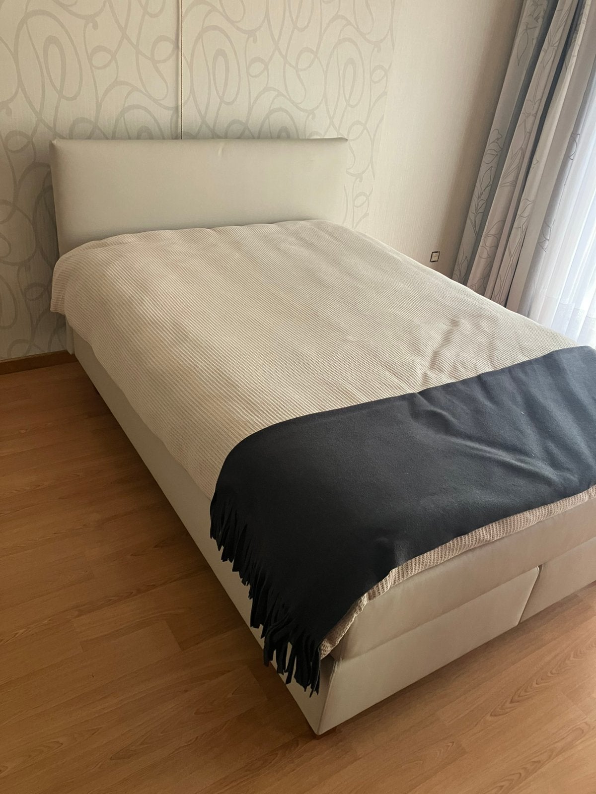 Boxspring Beka 140cm, Ophalen, Zo goed als nieuw, Beige, 140 cm