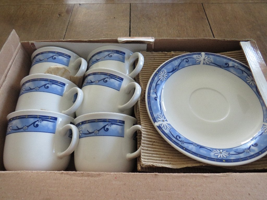 6 tasses et sous tasses en céramique, Enlèvement ou Envoi, Comme neuf, Céramique, Tasse(s) et/ou soucoupe(s)