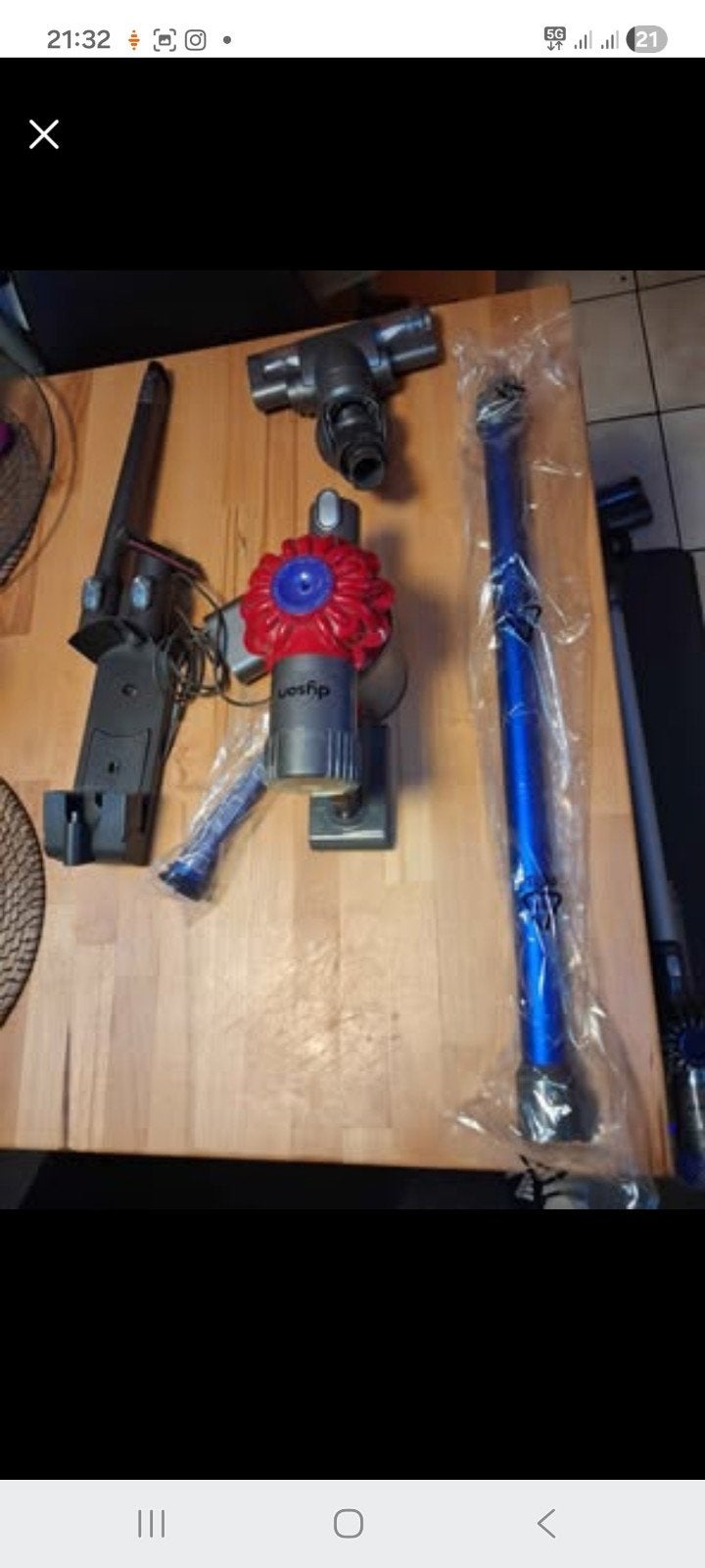dyson v6 slim extra ... complet, Enlèvement ou Envoi, Réservoir, Station de charge, Aspirateur balai