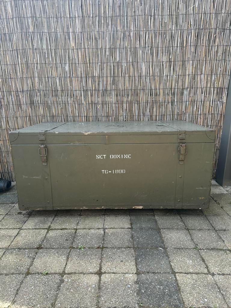 Oude legerkist met controleboekje, Ophalen, Gebruikt