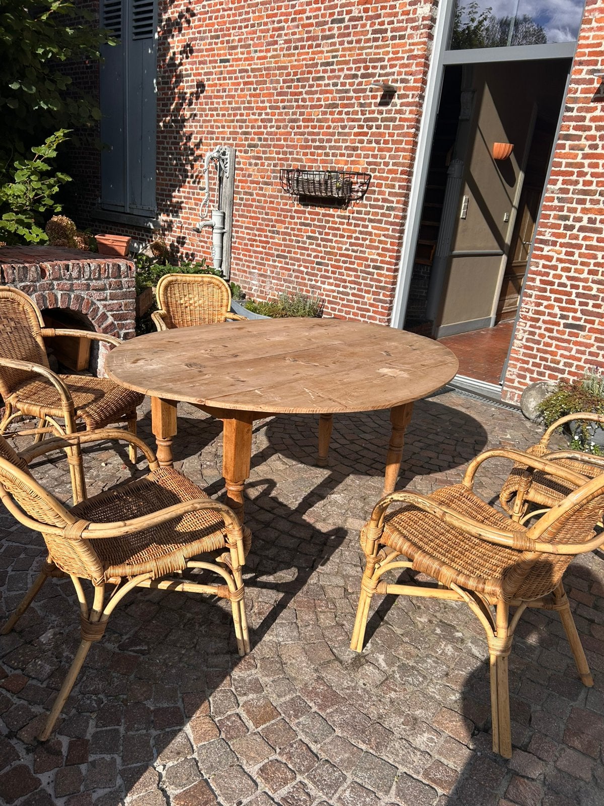 Ovale tafel uit grootmoeders tijd, Ophalen