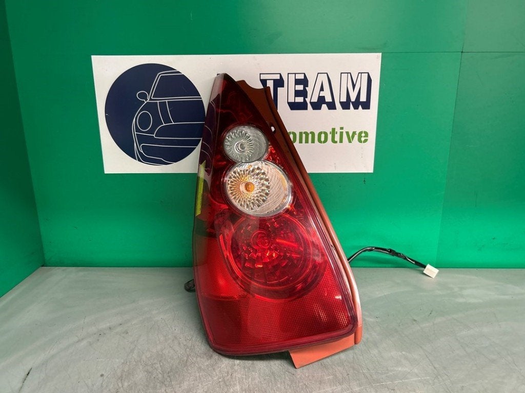 FEU ARRIÈRE GAUCHE Mazda 5 (CR19) (|023551160|K2442|), Hitdorfer Straße 73
51371  Leverkusen, DE, Mazda, Utilisé, Info@mazda.de