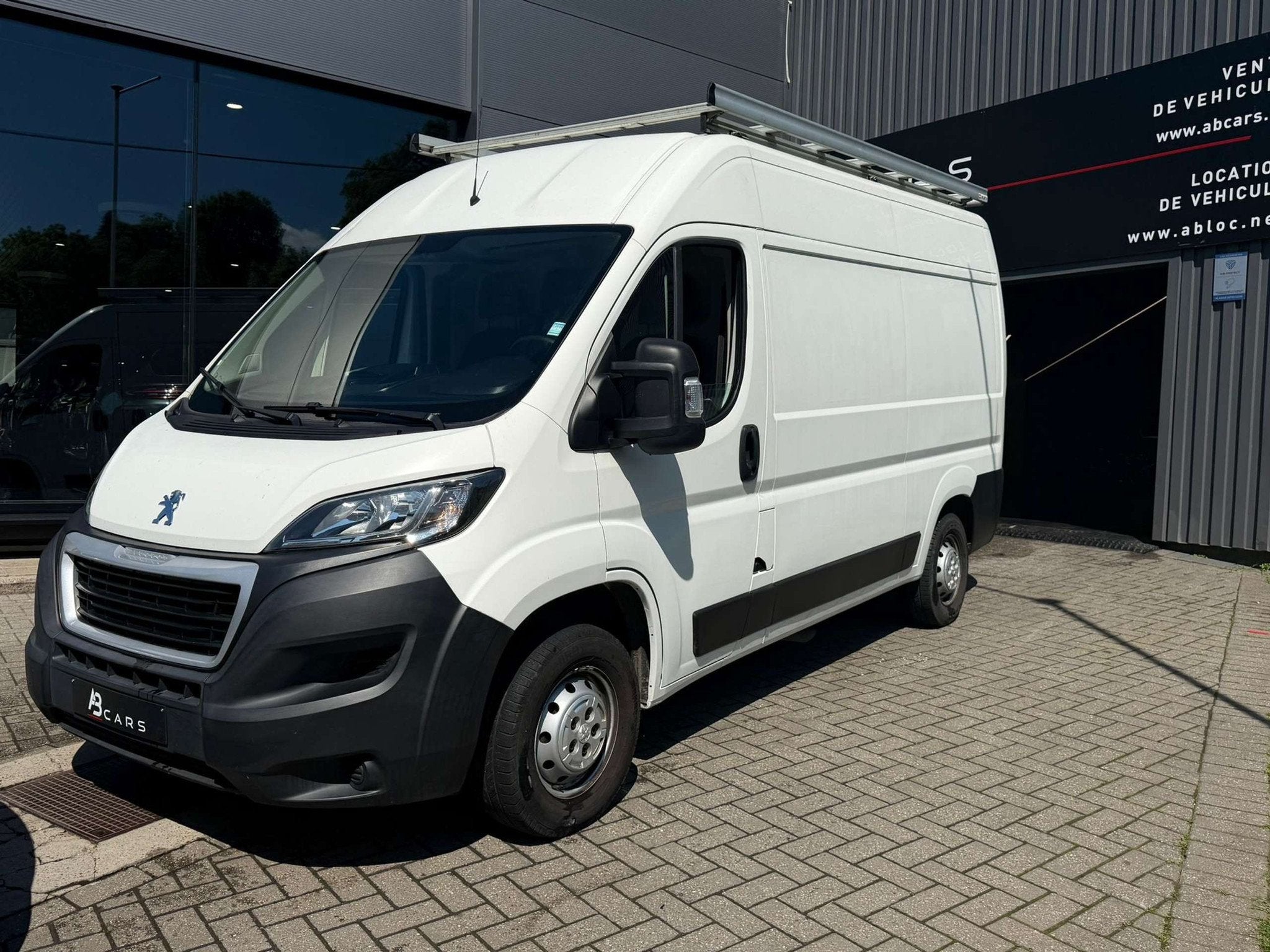 Peugeot Boxer 2.0 BlueHDi L2H2 * GARANTIE 12 MOIS * 3 PLACES, Autos, Camionnettes & Utilitaires, Achat, Euro 6, Entreprise, 3 places