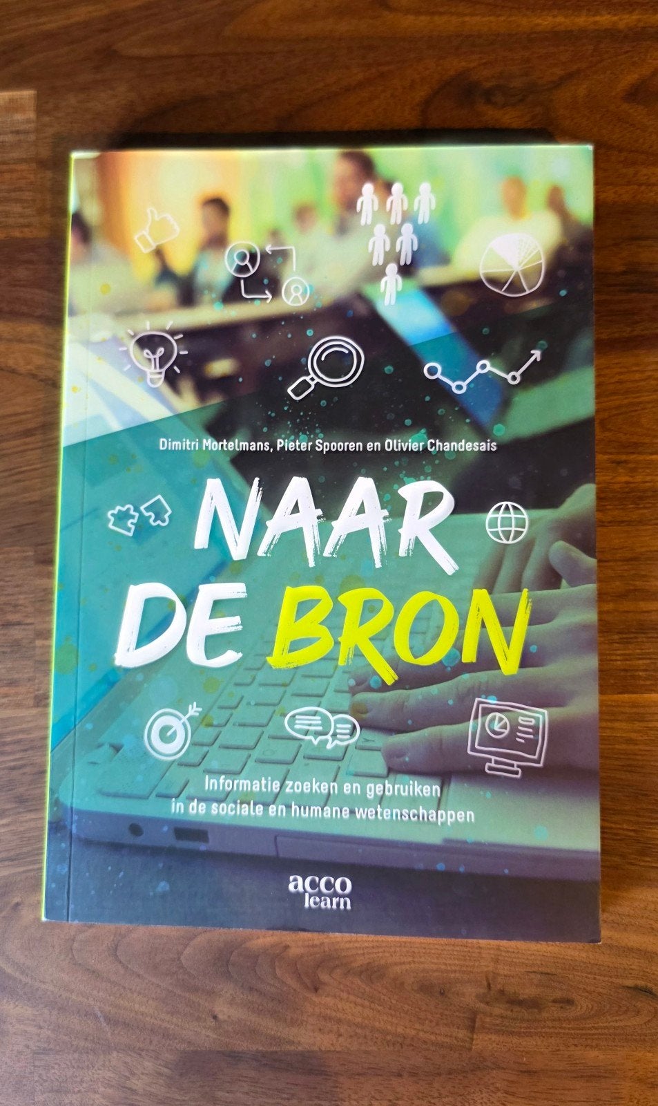 Naar de bron Dimitri Mortelmans, Boeken, Ophalen of Verzenden, Nieuw