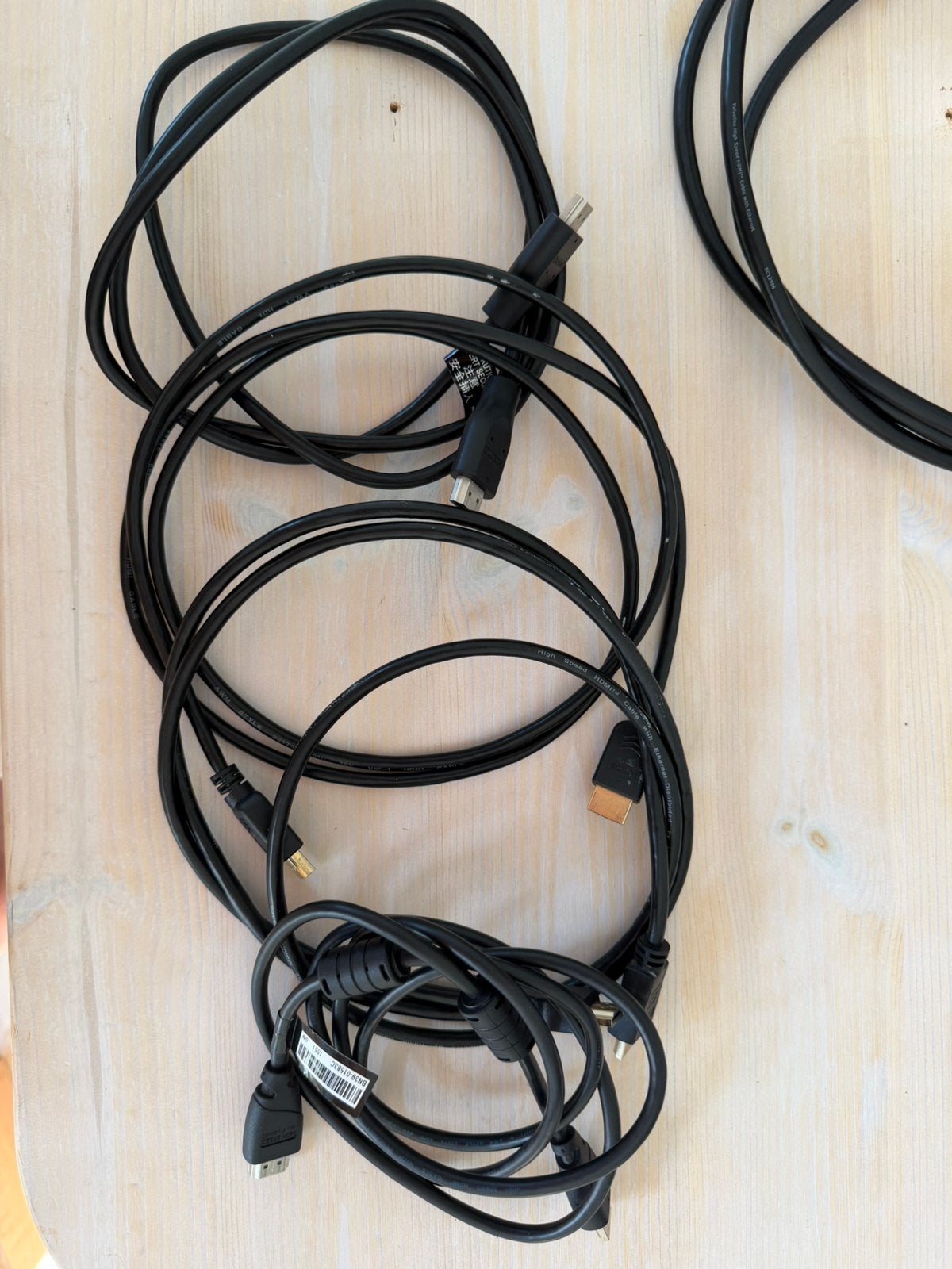 8 x câbles HDMI (différentes longueurs), Enlèvement, Comme neuf