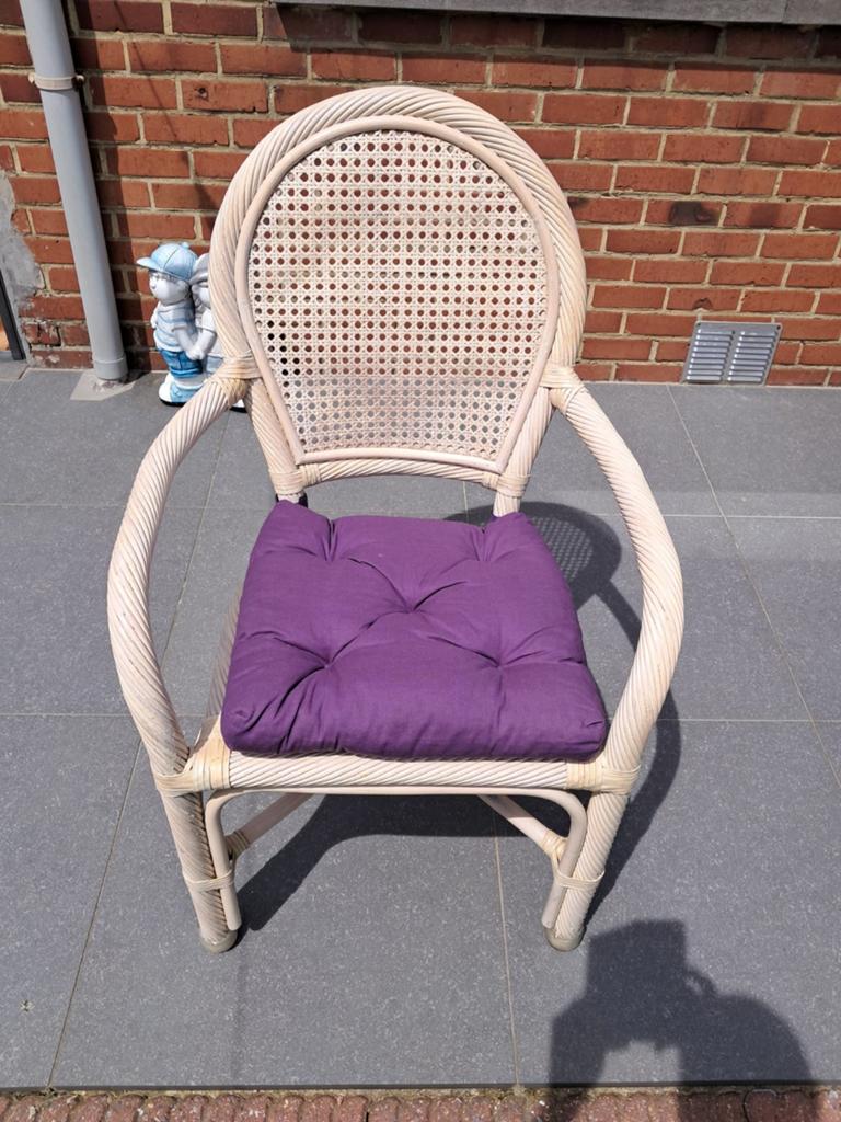 Rieten stoelen en tafel., Ophalen, Gebruikt