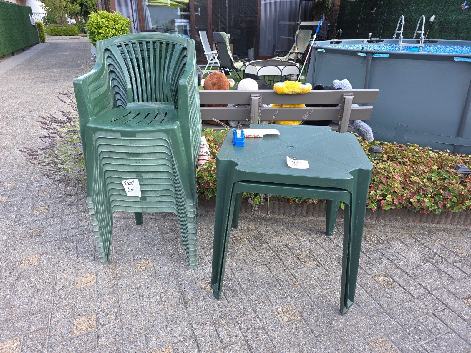 tables, chaises en plastique, Enlèvement, Utilisé