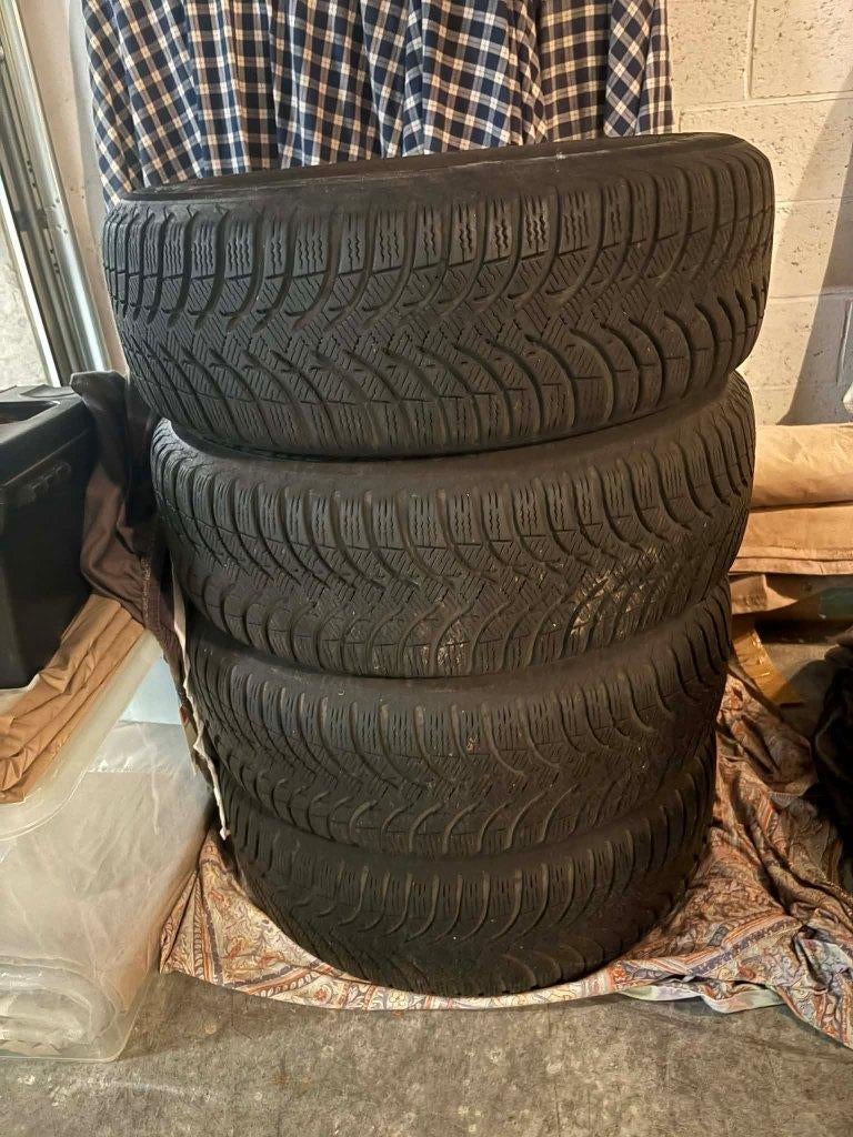 Winterbanden + velgen VW Golf, Auto-onderdelen, Banden en Velgen, Ophalen, Gebruikt, 15 inch, Velg(en)