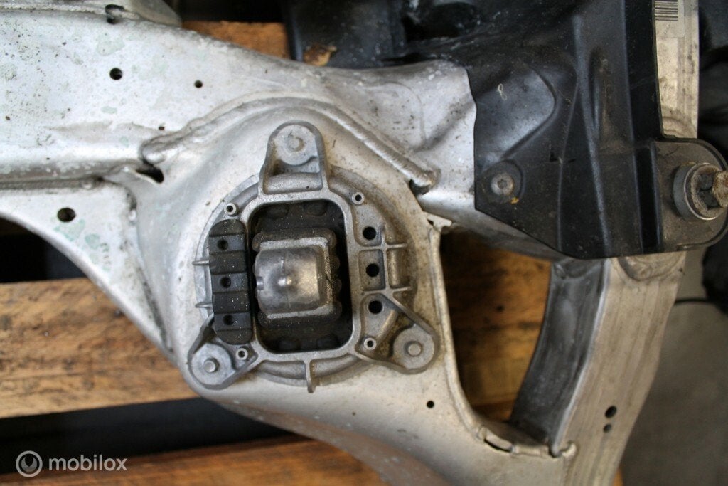Support moteur D BMW 5 serie F10 (2009-....), Enlèvement ou Envoi, Utilisé