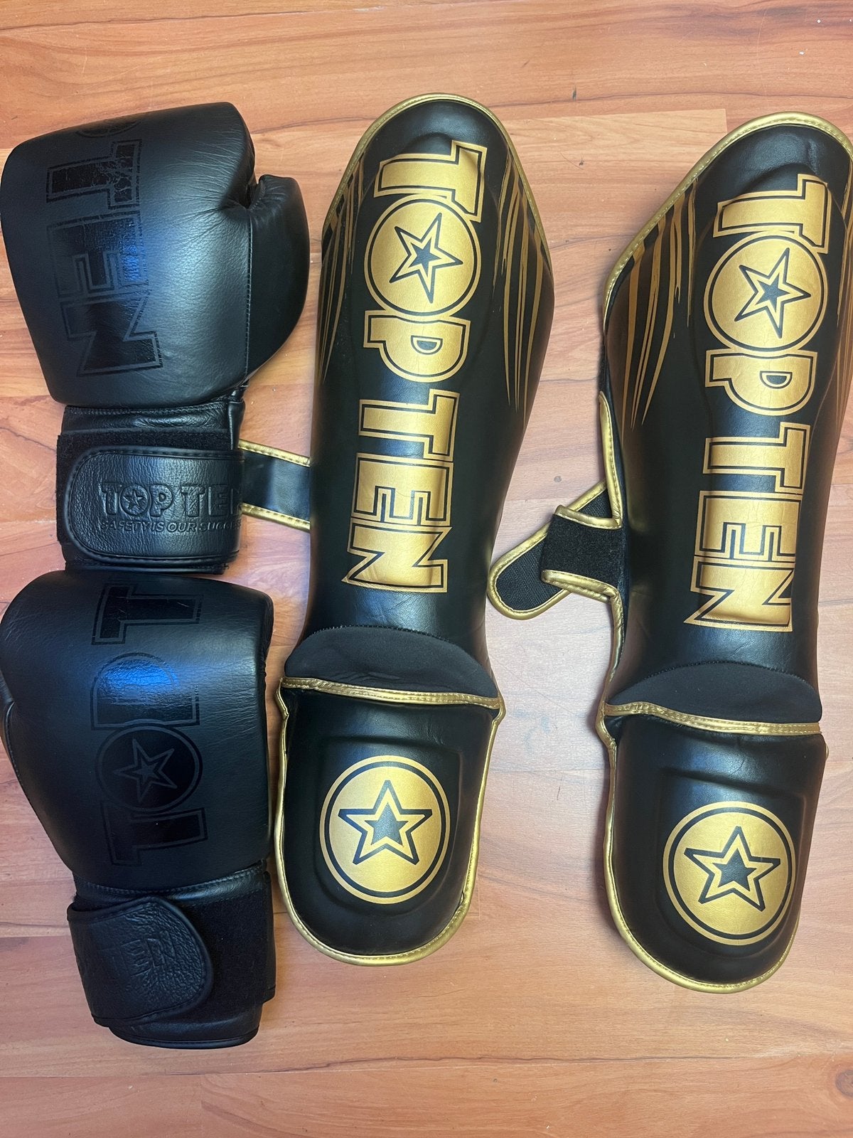 Bokshandschoenen en scheenbeschermers, Sport en Fitness, Ophalen of Verzenden, Zo goed als nieuw