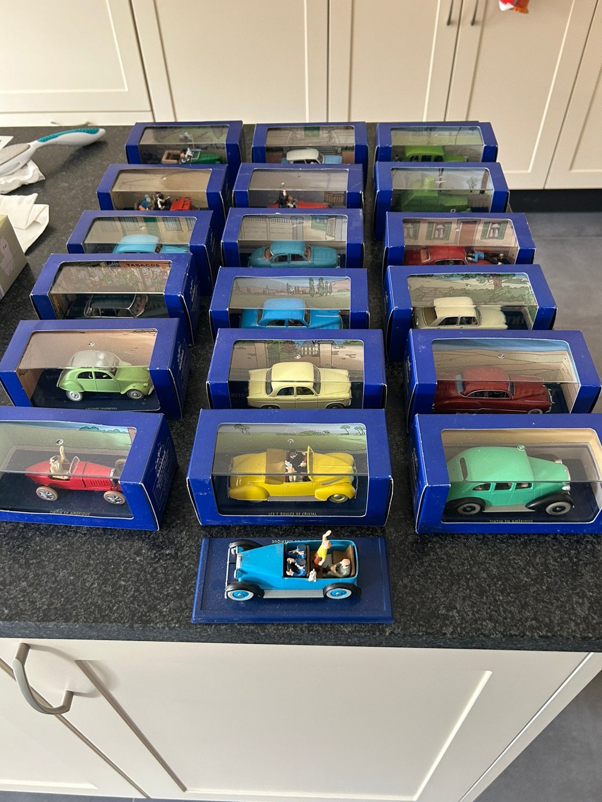 19 Kuifje Tintin auto’s 1/43 Herge-Moulinsart, Verzamelen, Ophalen of Verzenden, Kuifje, Zo goed als nieuw