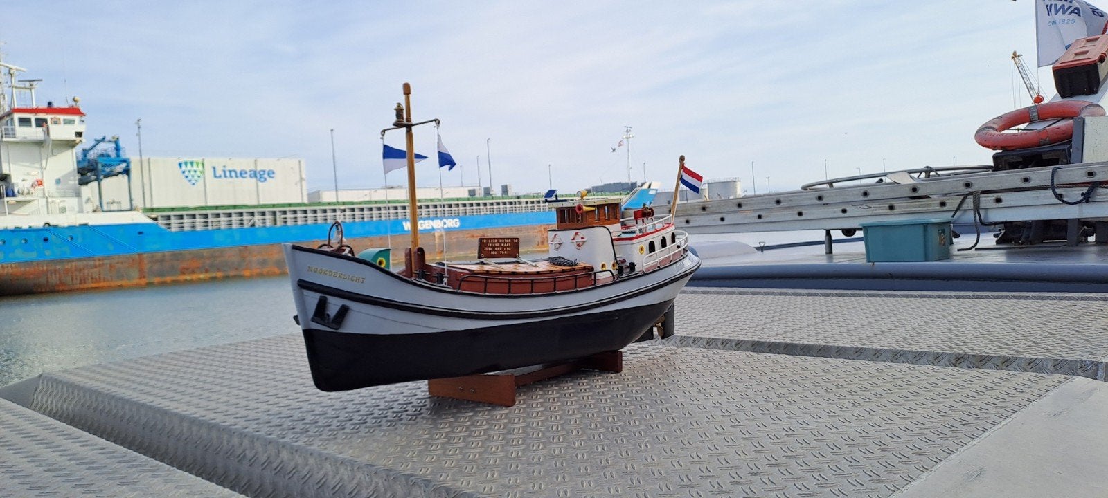 Maquette de bateau de moto de luxe Peniche, Hobby & Loisirs créatifs, Modélisme | Bateaux & Navires, Enlèvement
