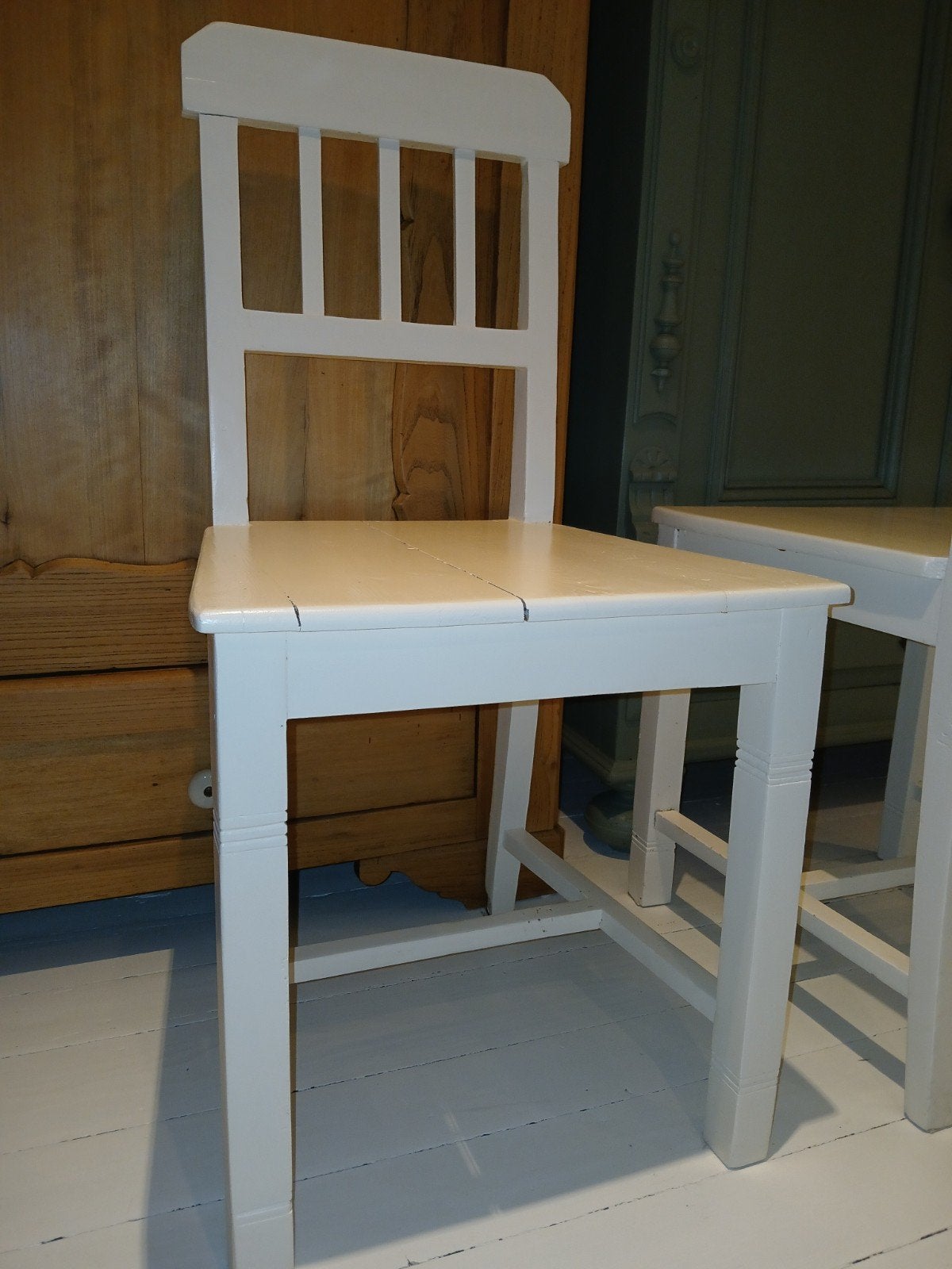 4 chaises  en pin, Maison & Meubles, Enlèvement, Blanc