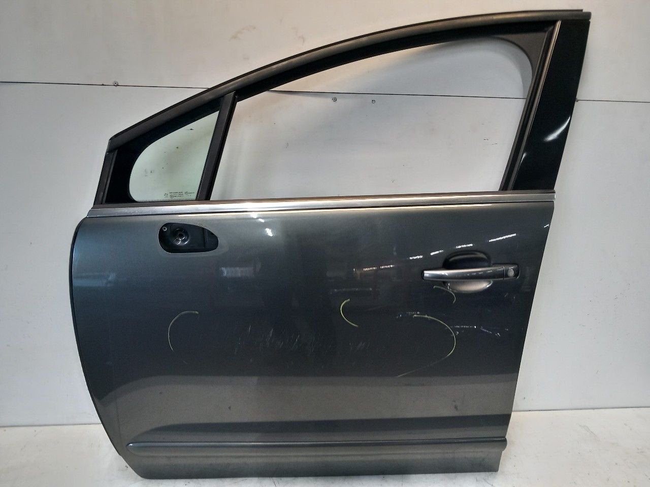 Portier links voor Peugeot 5008, Onderdelen@venauto.nl, Van der Ven Autorecycling B.V., Gebruikt, Ettenseweg 76, 4706 PB Roosendaal, The Netherlands