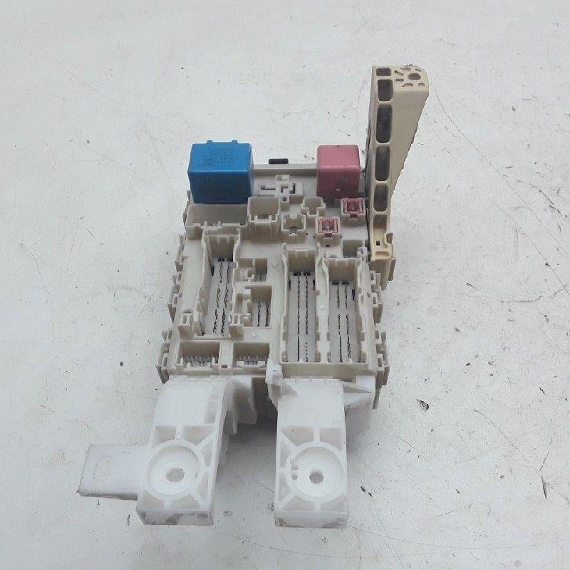ZEKERINGKAST Toyota Yaris II (P9) (|8273052700|), Gebruikt, Toyota