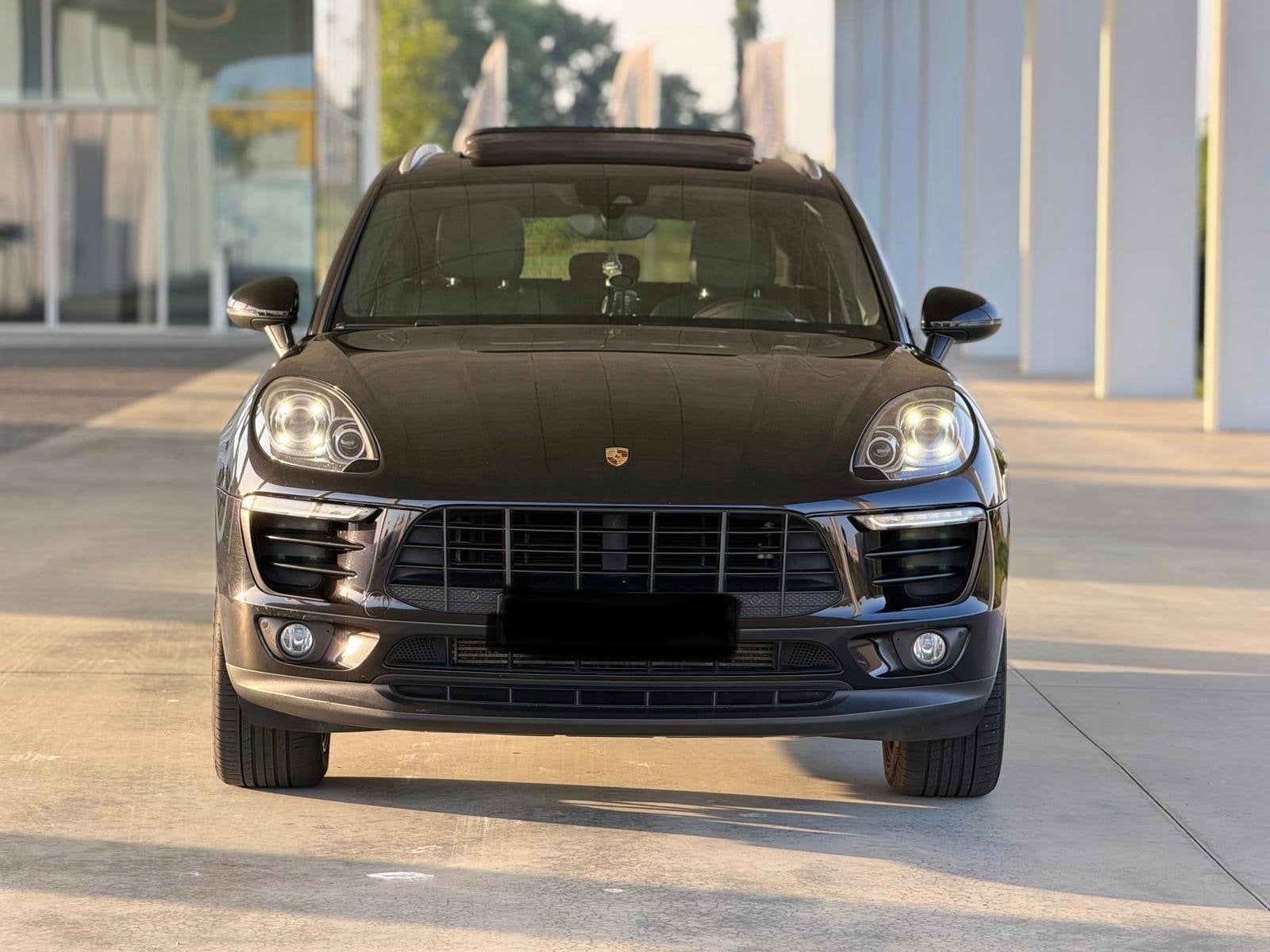 Porsche Macan, Enlèvement, Porsche