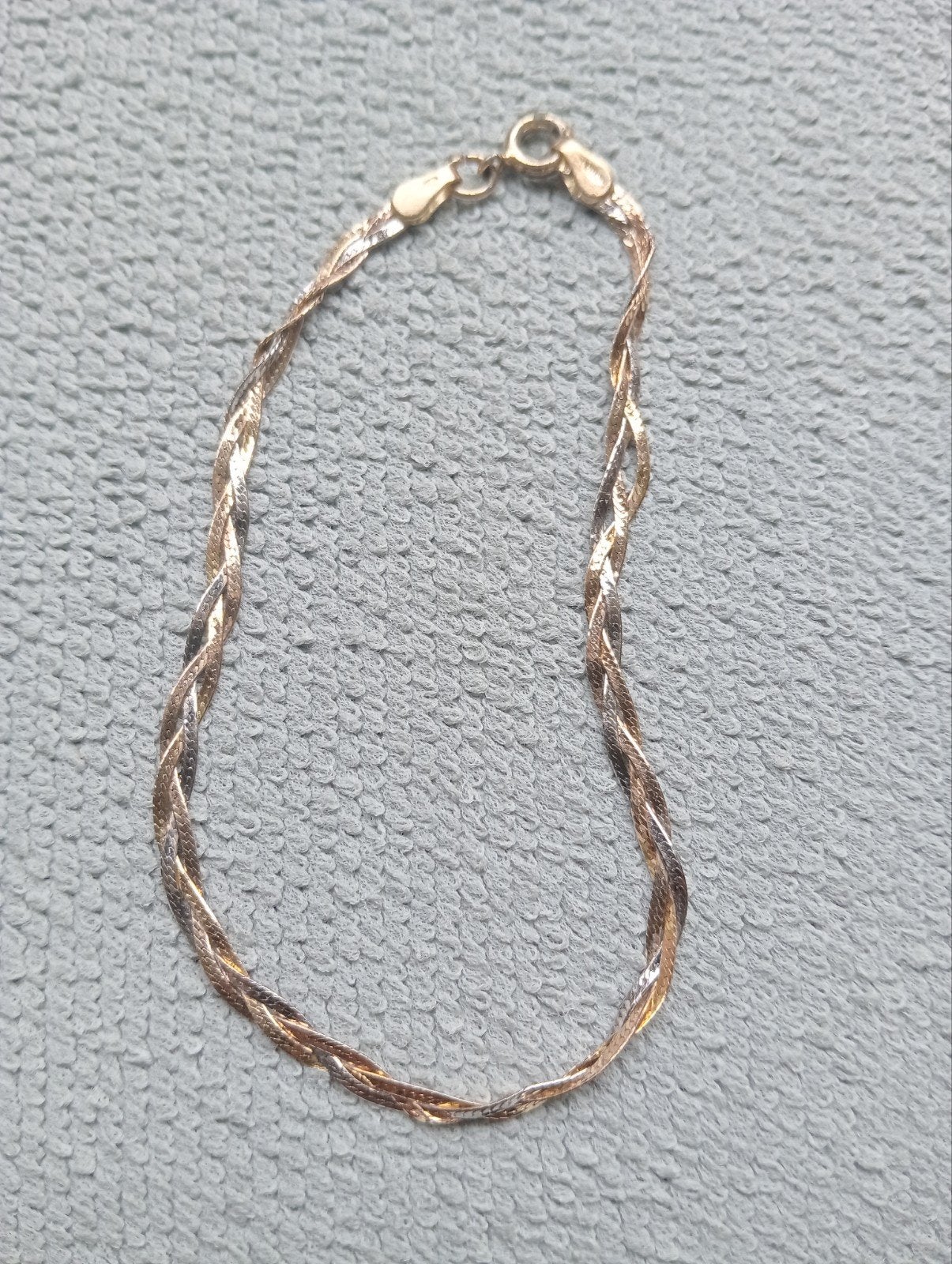 Gouden armband 14 k goud 2,3 gram  lengte 19 cm breedte 3 mm, Handtassen en Accessoires, Ophalen of Verzenden, Wit, Goud