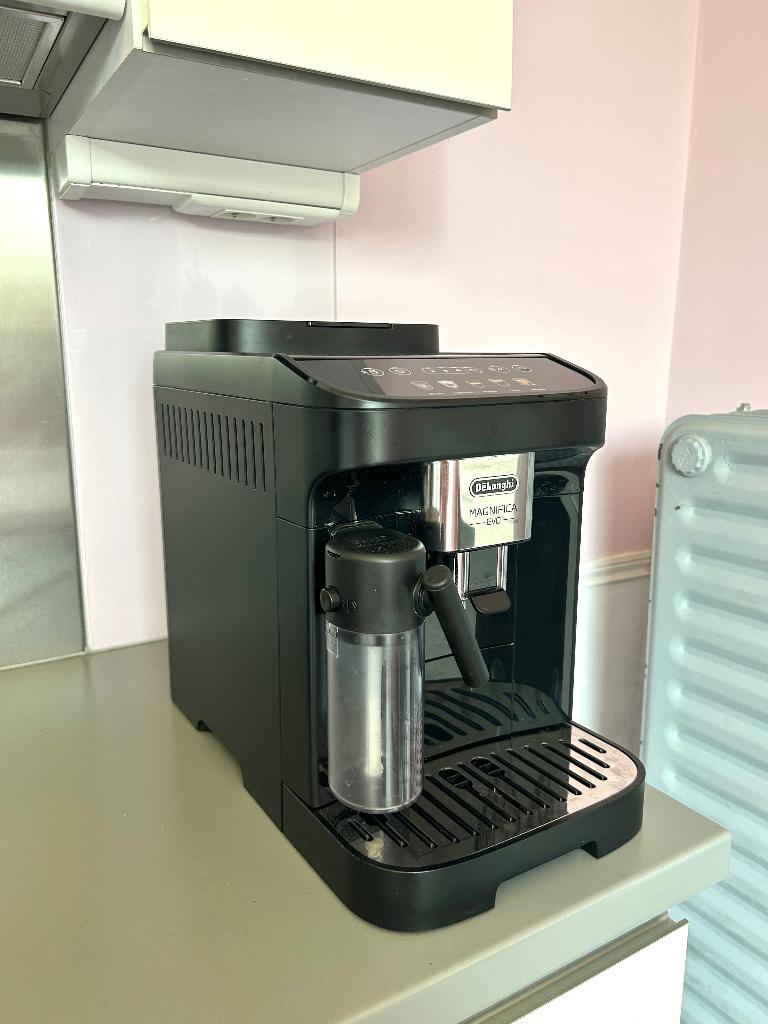 Machine à café Delonghi magnifica S Evo, Elektronische apparatuur, Koffiezetapparaten, Gebruikt, Koffiebonen, Overige modellen
