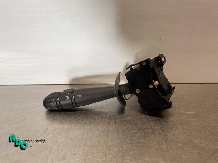 Commutateur feu clignotant d'un Opel Vivaro (Vivaro 01-), -, Opel, 3 mois de garantie, Utilisé